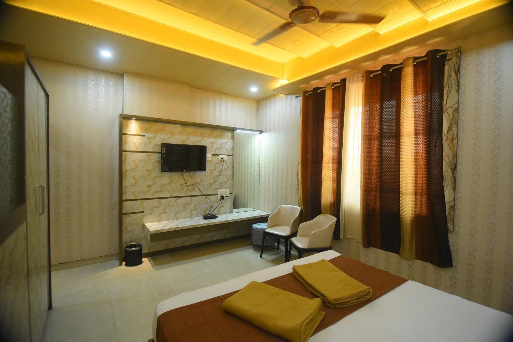 Hotel R Empire Revtree Davanagere Exterior foto